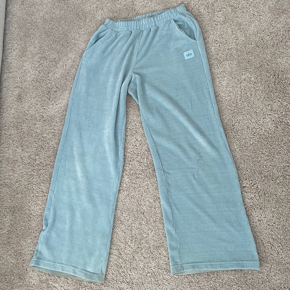 ALO yoga sweater pants